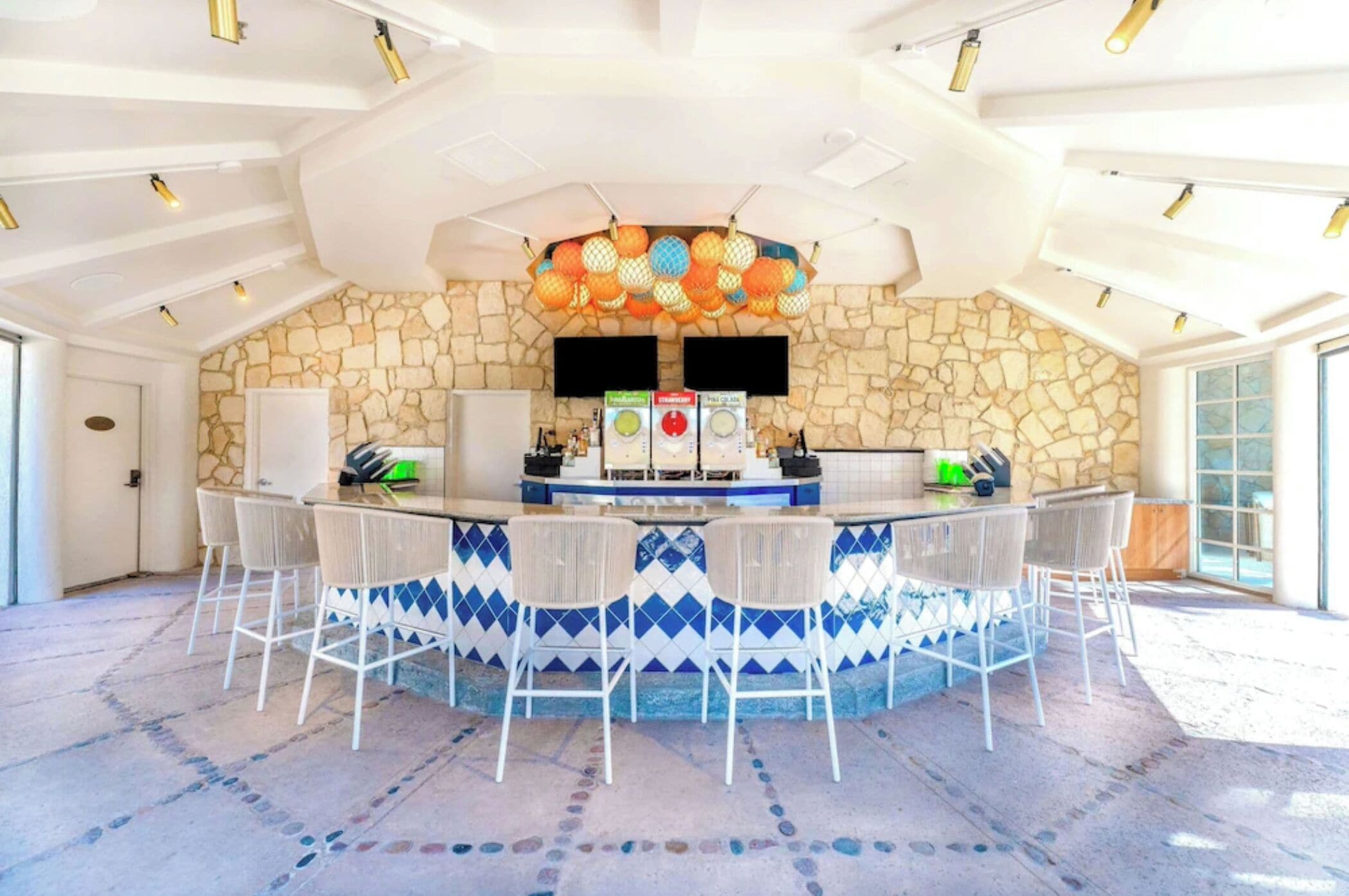 Poolbar