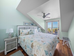 6 bedrooms, travel cot, free WiFi, bed sheets