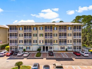 Exterior - 5 Min Walk to Beach- 6seater GOLF CART and Bikes included. Book your summer VACA (Santa Rosa Beach)