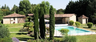 Charming 2–4 Person Cottage with Pool, Spa & A/C – Near Bergerac