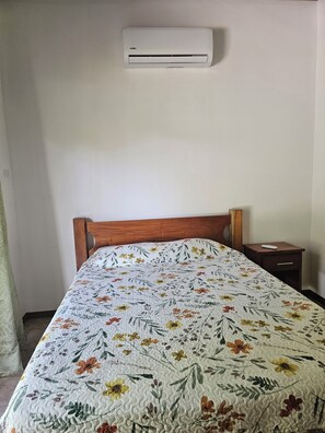 3 bedrooms, in-room safe, desk, travel crib