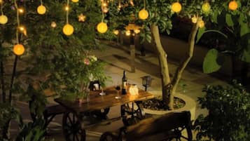 Tempat makan outdoor