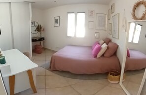 2 chambres, fer et planche Ă repasser, Wi-Fi, draps fournis