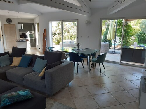 LE PETIT PARADIS PROVENCAL dans le quartier chic et calme d'AUBAGNE.