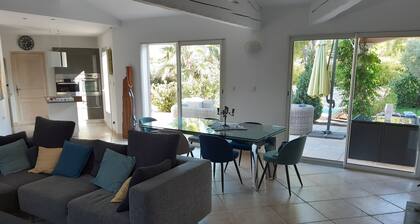 LE PETIT PARADIS PROVENCAL dans le quartier chic et calme d'AUBAGNE.