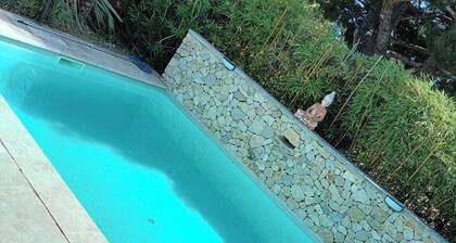 LE PETIT PARADIS PROVENCAL dans le quartier chic et calme d'AUBAGNE.