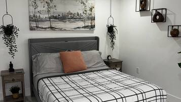 1 bedroom, in-room safe, desk, iron/ironing board