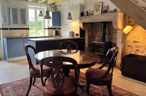 Dining - Le Champcery - Stylish enjoyment in the heart of Burgundy (Issy-l'Évêque)