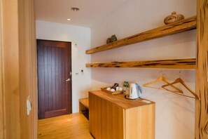 Cots/infant beds