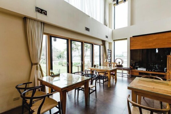 Interior - Serene Gray Bed & Breakfast (Yilan)