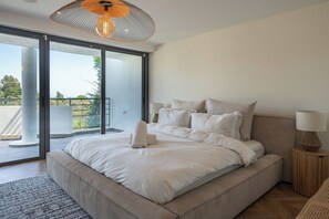 6 slaapkamers, een strijkplank/strijkijzer, wifi, beddengoed