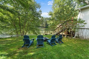 Property grounds - Waterfront Charming Cottage (Saugerties)
