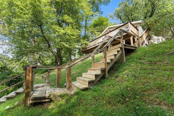 Property grounds - Waterfront Charming Cottage (Saugerties)