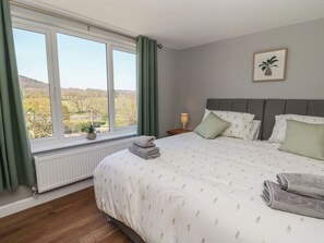 4 bedrooms, individually decorated, individually furnished, free WiFi - Curtau (Builth Wells)
