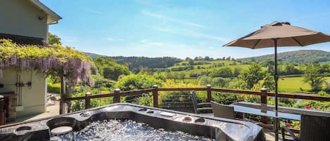 Cottage | Outdoor dining