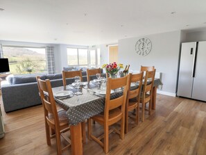 Dining - Curtau (Builth Wells)