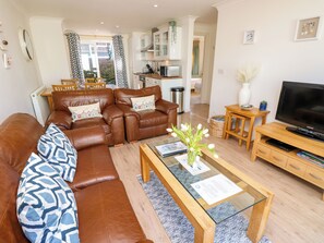 Living area - Cape A9 (Yarmouth)