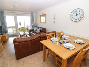 Dining - Cape A9 (Yarmouth)