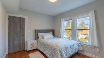 2 Schlafzimmer, BĂŒgeleisen/BĂŒgelbrett, Reisekinderbett, WLAN