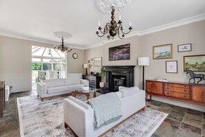 Cheminée, table de tennis de table