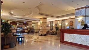Reception - Manar Al Iman Hotel (Madinah)