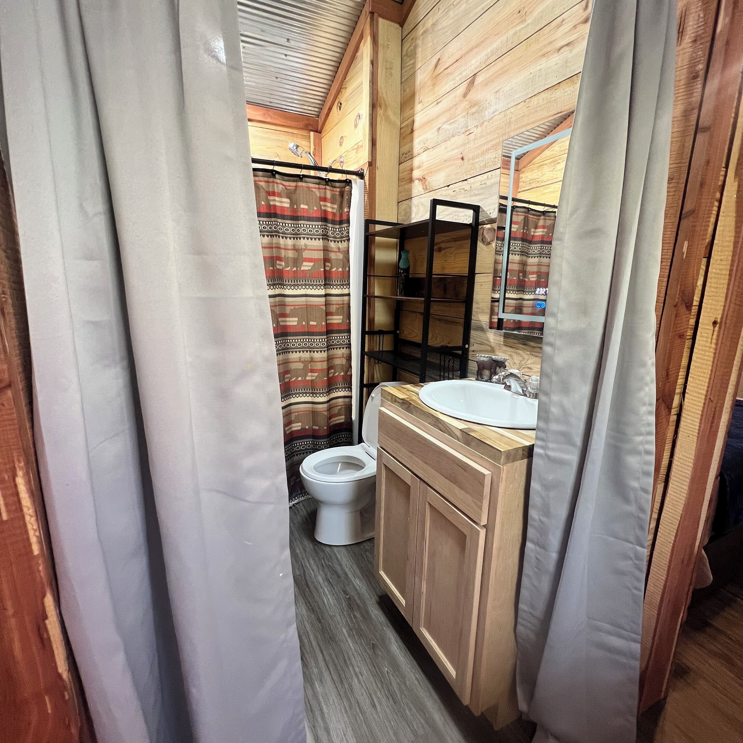 タオル、石鹸、トイレットペーパー