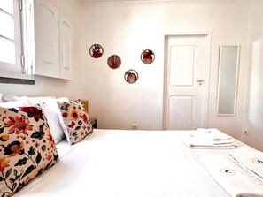 2 bedrooms, bed sheets - Azarujinha (Cascais)