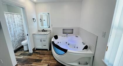 Beautiful Renovate Home Jacuzzi Pool Heated WiFi Vero Beach