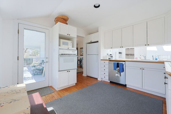 Microwave, oven, stovetop