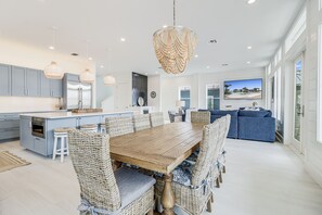 Dining - Elegant Beach House with views, pool, ping pong, shuffleboard - steps to beach (Port Aransas)