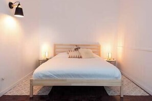 2 habitaciones, tabla de planchar con plancha, cuna de viaje y wifi