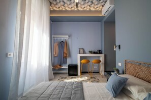 4 bedrooms, desk, travel cot, free WiFi