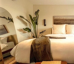 Minibar, wifi gratis y ropa de cama