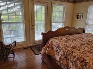 3 chambres, fer et planche à repasser, Wi-Fi, draps fournis