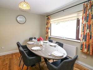 Dining - Teach Ards (Kenmare)