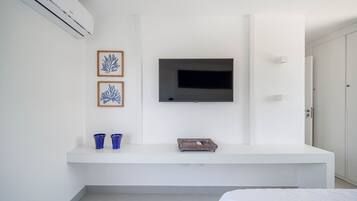 4 bedrooms, individually decorated, individually furnished