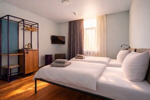 Free WiFi, bed sheets - Das Schreder Hotel (Munich)