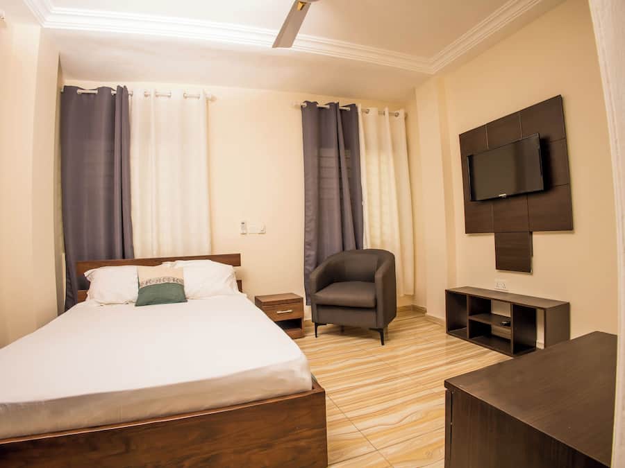 Family Villa, Kitchenette, City View | Desk, free WiFi