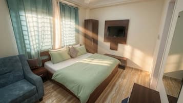 Luxury Villa, 1 Queen Bed, Kitchenette | Desk, WiFi (free)