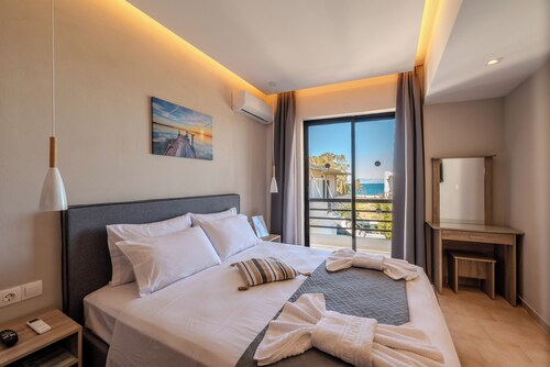 Blue Wave Suites - Ixia