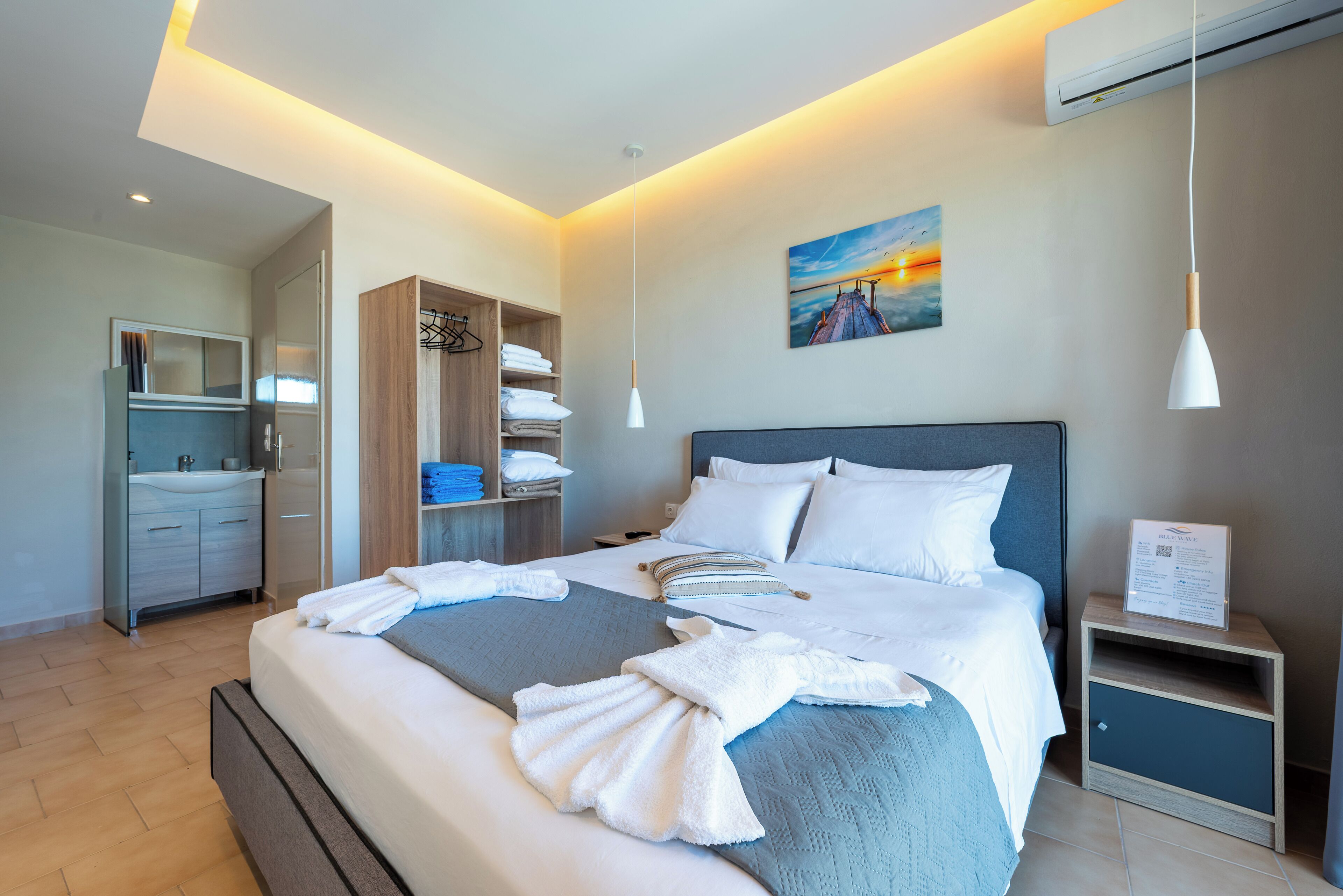 Photo - Blue Wave Suites - Ixia