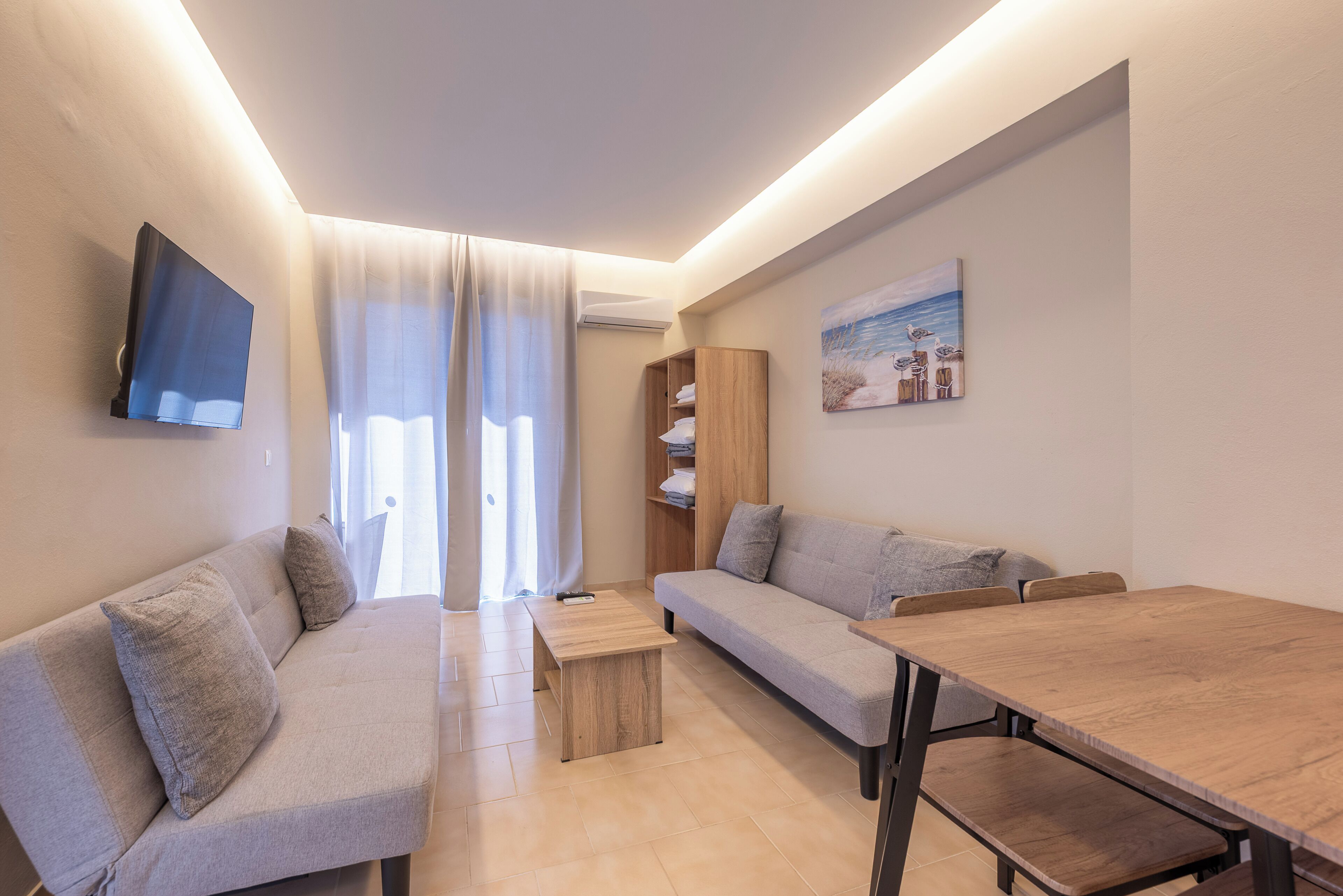 Photo - Blue Wave Suites - Ixia