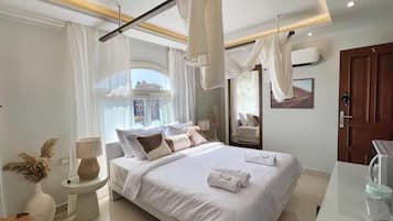 4 bedrooms, WiFi, bed sheets