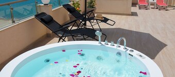 3-bedroom apartment in brilliant Durres with AC, WiFi