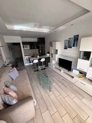 Smart TV - Dreamy Duo 2 Bed Apartment - Orlandito (Costa Adeje)