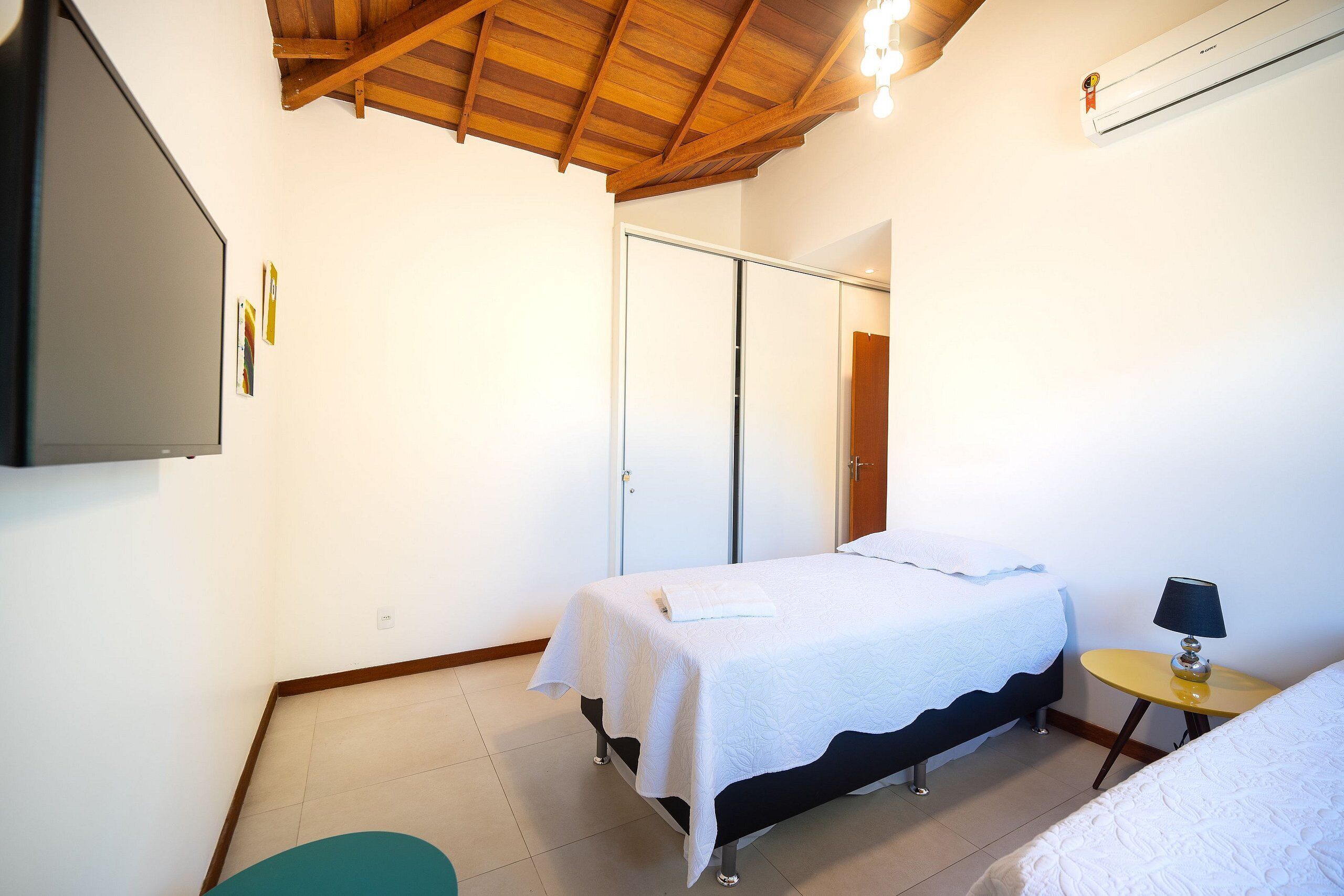 Casa luxo, 4 quartos, piscina particular | 4 quartos, individualmente decorados, individualmente mobiliados