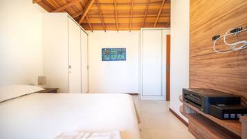 Deluxe House, 4 Bedrooms, Private Pool | 4 bedrooms, individually decorated, individually furnished