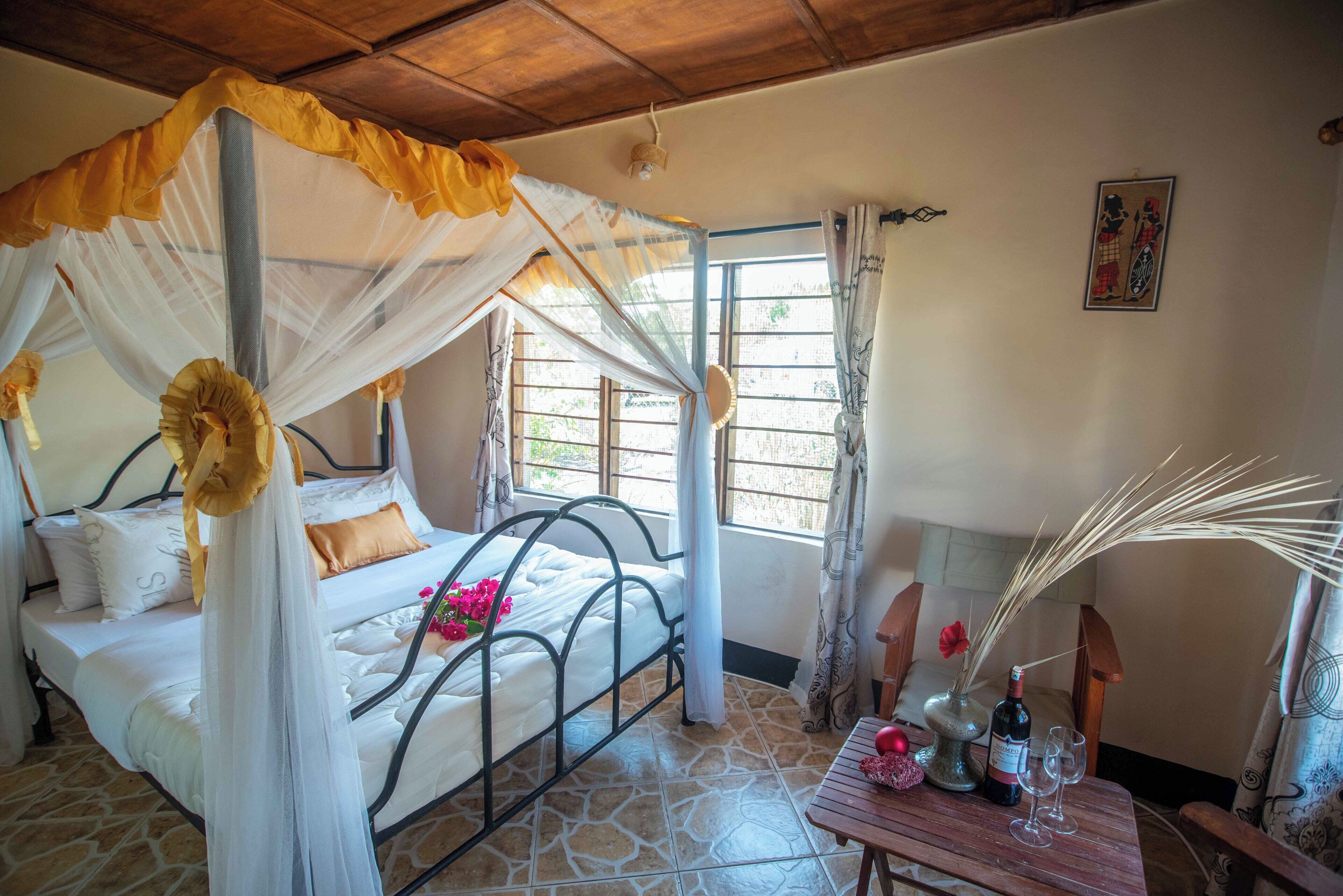 10 bedrooms, bed sheets