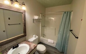 Douche, serviettes fournies