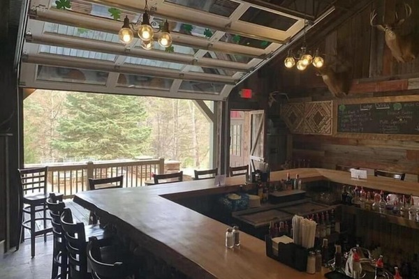 Bar (in der Unterkunft)
